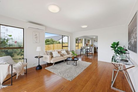 Photo of property in 2/39 Rapallo Place, Farm Cove, Auckland, 2012