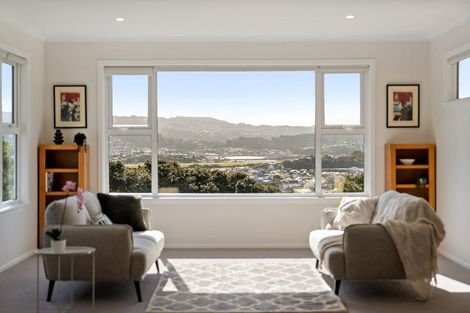 Photo of property in 68 Kinghorne Street, Strathmore Park, Wellington, 6022