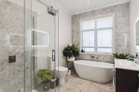 Photo of property in 155 Guildford Drive, Paraparaumu Beach, Paraparaumu, 5032