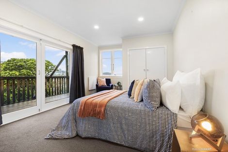 Photo of property in 137 Ruskin Road, Newlands, Wellington, 6037