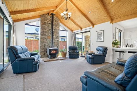 Photo of property in 42a&b Kelliher Drive, Wanaka, 9305