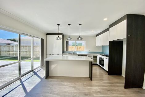 Photo of property in 70 Donegal Park Drive, Flat Bush, Auckland, 2019