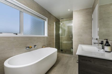Photo of property in 4a Makura Road, Long Bay, Auckland, 0630