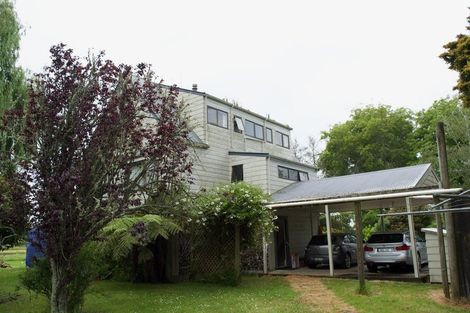 Photo of property in 9b Trotting Course Drive, Kumeu, 0891