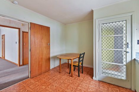 Photo of property in 56 Cambridge Terrace, Papatoetoe, Auckland, 2025