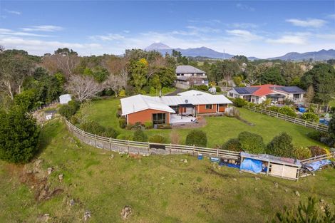 Photo of property in 6 Byron Place, Whalers Gate, New Plymouth, 4310
