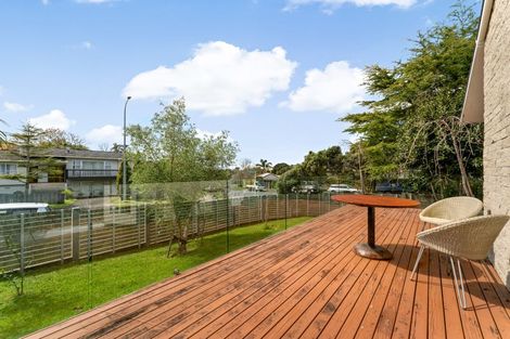 Photo of property in 2 King Richard Place, Browns Bay, Auckland, 0630