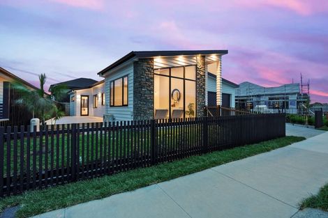 Photo of property in 24 Tipu Crescent, Wainui, 0992