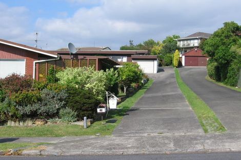 Photo of property in 2/12 King Richard Place, Browns Bay, Auckland, 0630
