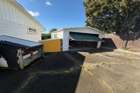 Photo of property in 57 Chatsworth Crescent, Pakuranga Heights, Auckland, 2010