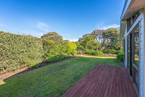 Photo of property in 10 Jane Street, Waikanae Beach, Waikanae, 5036