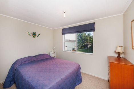 Photo of property in 24 Te Kiri Street, Himatangi Beach, Foxton, 4891