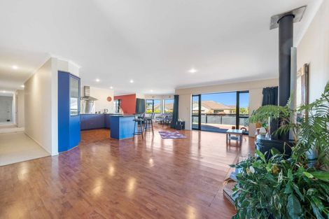 Photo of property in 58 Omana Avenue, Shelly Beach, Helensville, 0874