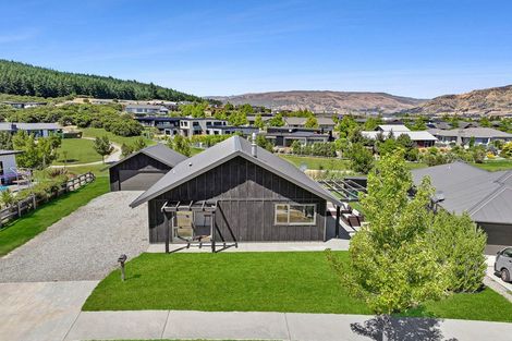 Photo of property in 52 Minaret Ridge, Wanaka, 9305