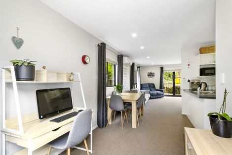 Photo of property in 25u3 Hollies Crescent, Johnsonville, Wellington, 6037