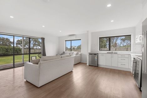 Photo of property in 10 Meade Place, Bell Block, New Plymouth, 4312