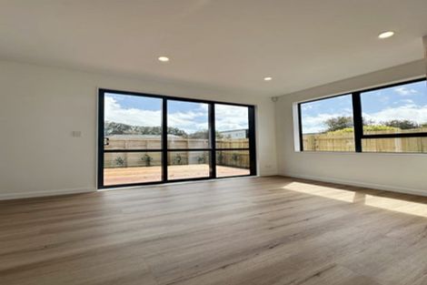 Photo of property in 30 Lisa Rise, Half Moon Bay, Auckland, 2012