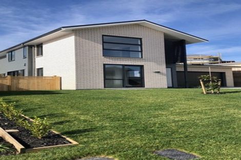 Photo of property in 17 Kuku Avenue, Red Beach, 0932