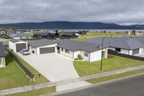 Photo of property in 43 South Arm Drive, Te Anau, 9600