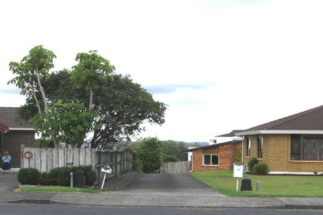 Photo of property in 14 Luckens Road, West Harbour, Auckland, 0618
