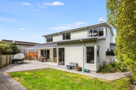 Photo of property in 98 Aotea Drive, Aotea, Porirua, 5024