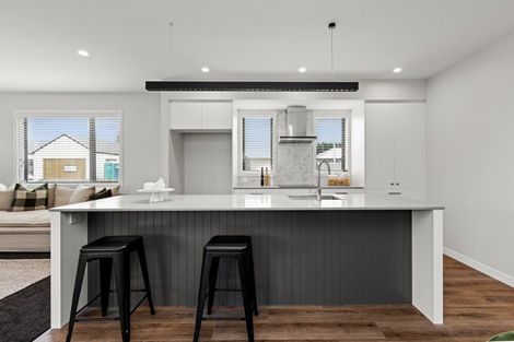 Photo of property in 9 George Yee Place, Taradale, 4112