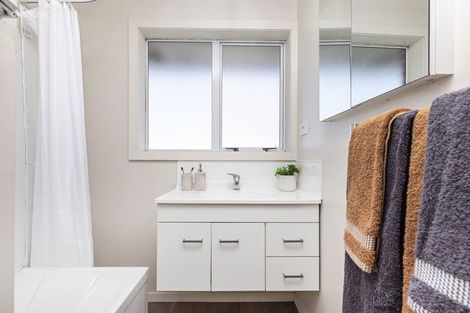 Photo of property in 25 Fenhall Street, Russley, Christchurch, 8042