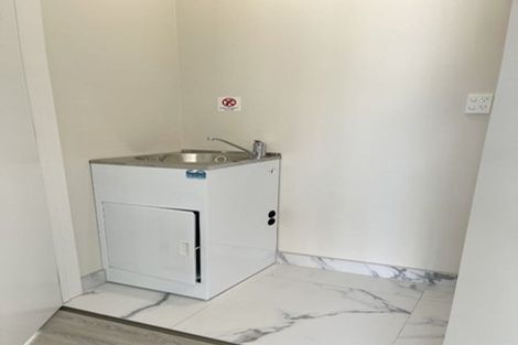 Photo of property in 21 Morus Road, Massey, Auckland, 0614