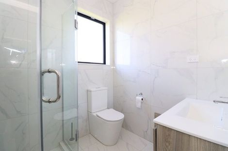 Photo of property in 127a Oreil Avenue, West Harbour, Auckland, 0618