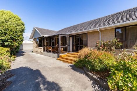 Photo of property in 11 Oriana Crescent, Hornby, Christchurch, 8042
