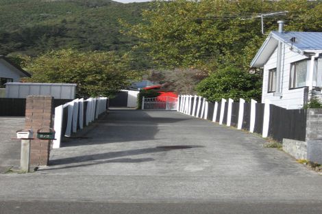 Photo of property in 4 Glenbrook Grove, Naenae, Lower Hutt, 5011