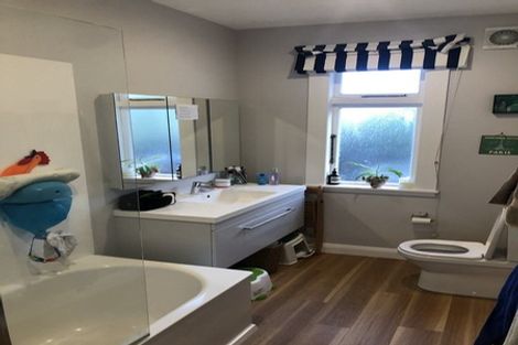 Photo of property in 21 Chamberlain Road, Karori, Wellington, 6012