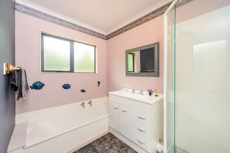Photo of property in 4 Blue Park Lane, Feilding, 4702