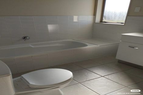 Photo of property in 28 Crossandra Drive, Mangere, Auckland, 2022