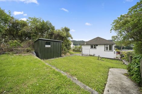 Photo of property in 83 Taylor Terrace, Tawa, Wellington, 5028