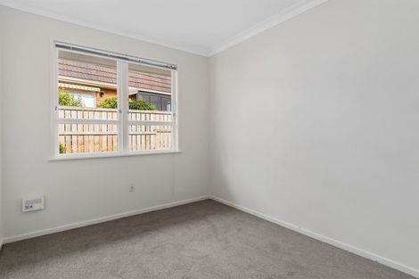 Photo of property in 2/4 Linklater Avenue, Bellevue, Tauranga, 3110
