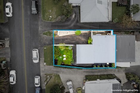 Photo of property in 68a Colwill Road, Massey, Auckland, 0614