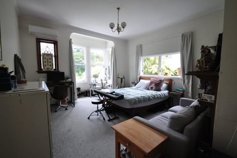 Photo of property in 140 Glenmore Street, Northland, Wellington, 6012