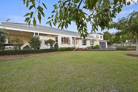 Photo of property in 27 Almond Grove, Greenhithe, Auckland, 0632