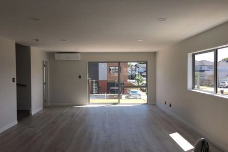 Photo of property in 4 Meritage Lane, Te Atatu South, Auckland, 0610