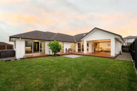 Photo of property in 10 The Link, Flagstaff, Hamilton, 3210