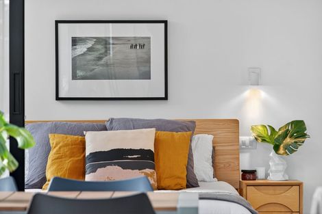 Photo of property in 1/517 Beach Road, Murrays Bay, Auckland, 0630