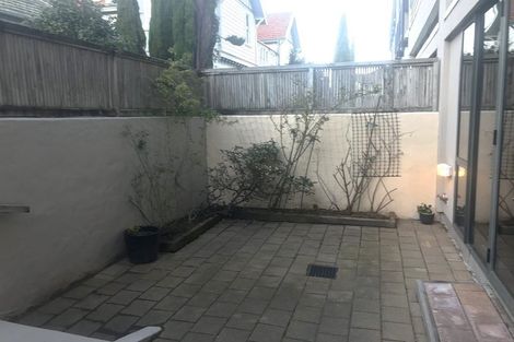 Photo of property in 28u2 Hobson Street, Thorndon, Wellington, 6011