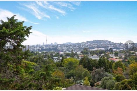 Photo of property in 1/48 Lemnos Place, Titirangi, Auckland, 0604