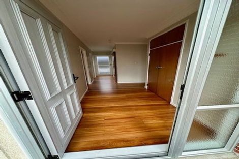 Photo of property in 1/33 Castor Bay Road, Castor Bay, Auckland, 0620