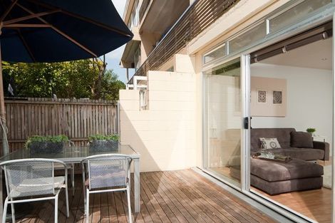 Photo of property in 3/73 Princes Street, Northcote Point, Auckland, 0627