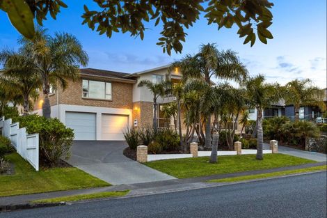 Photo of property in 52 Grovenor Drive, Orewa, 0931