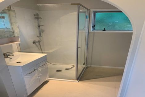 Photo of property in 8 Keeling Road, Henderson, Auckland, 0612