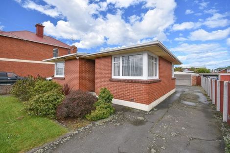 Photo of property in 73 Macandrew Road, South Dunedin, Dunedin, 9012