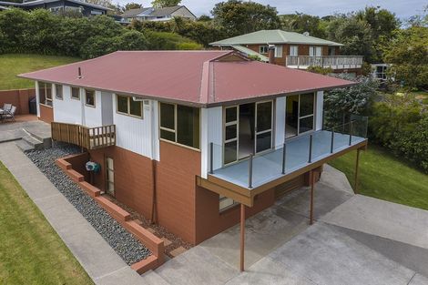 Photo of property in 16 Kaipara Crescent, Helensville, 0800